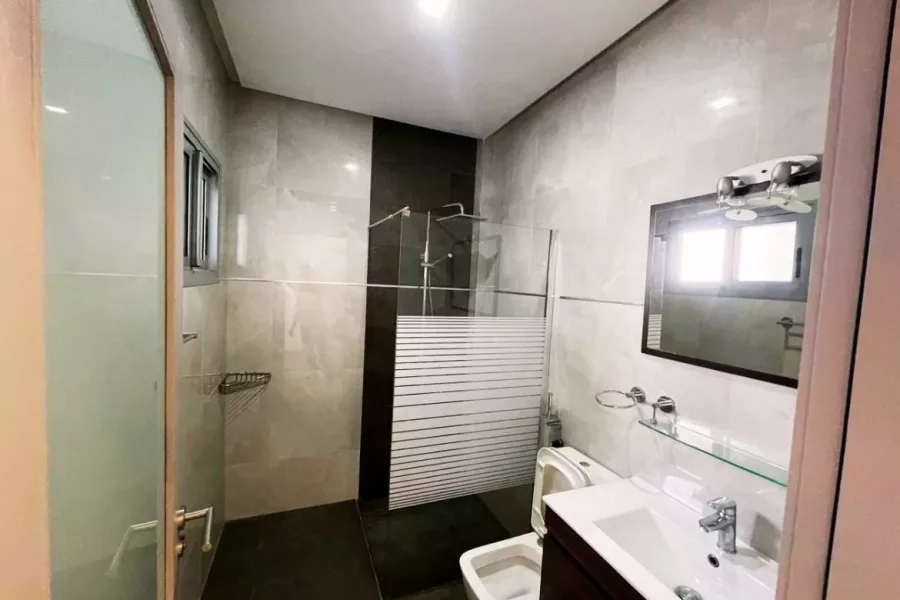 08_Villa à Mamelles, Cité Mbakiyou Faye