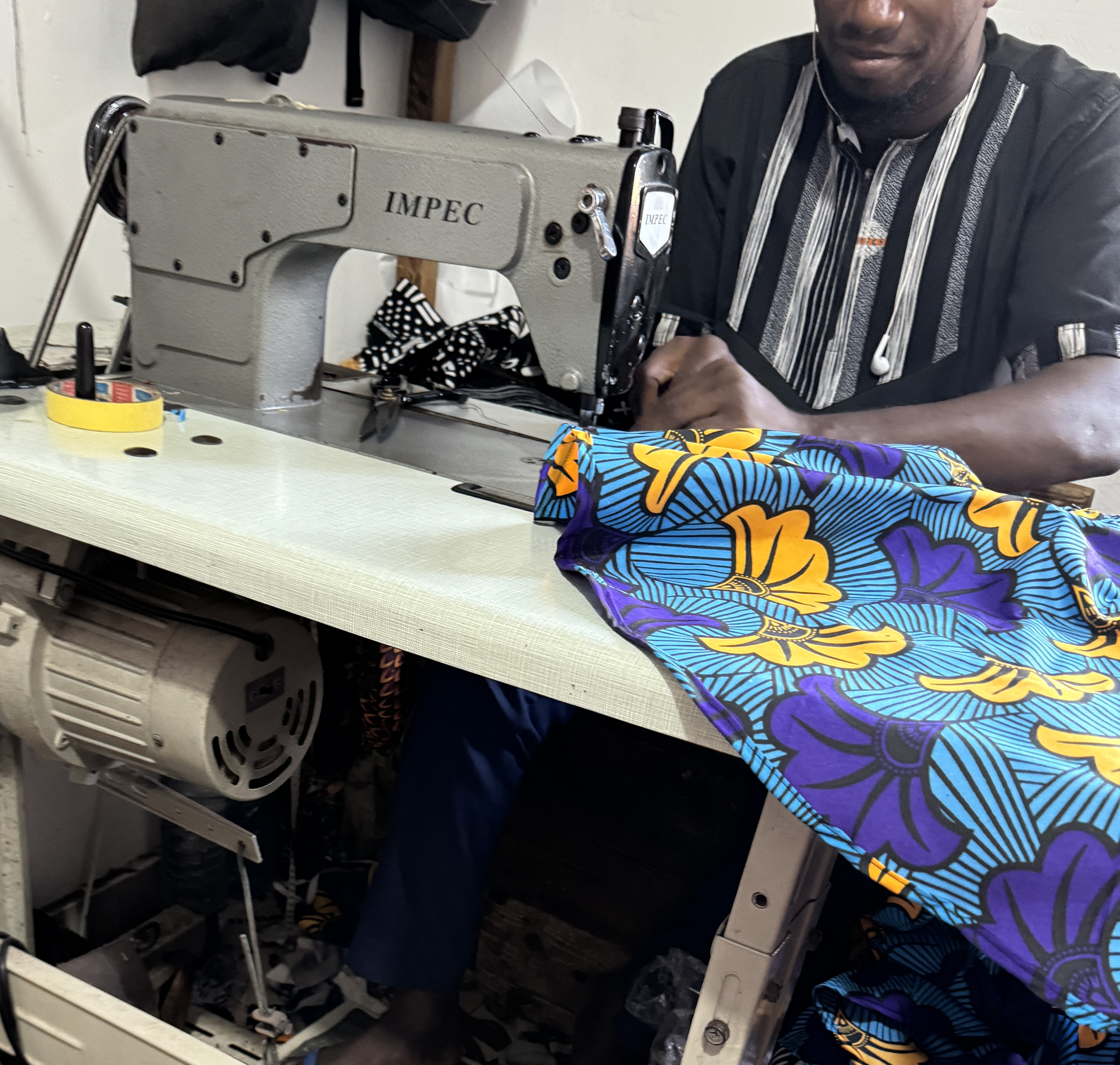 Création ClassiChic en tissu wax, confectionnée à Lyon